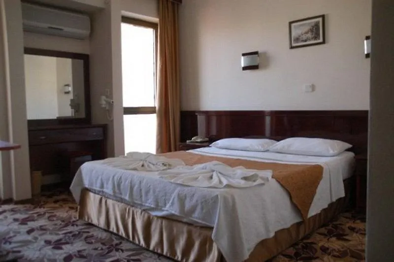 Minay Hotel Plus Kusadasi 3*,